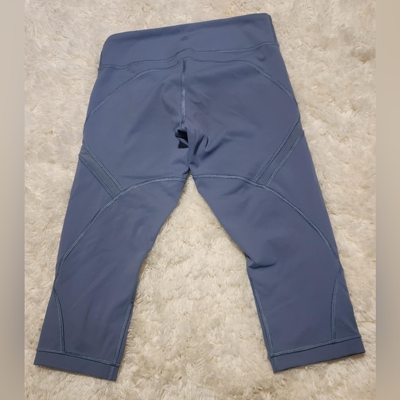 Lululemon Women’s Size 4 Cool To The Street Crop Blue Leggings EUC - Picture 2 of 6